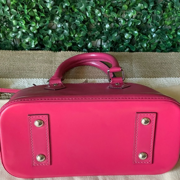 Louis Vuitton Epi Pink Alma BB with Strap - Picture 4 of 9